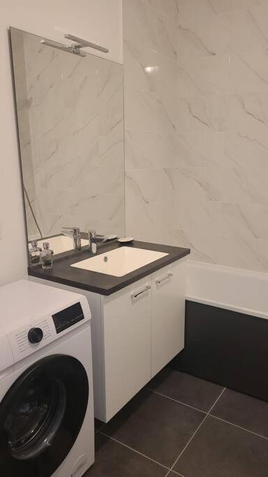 Appartement Chic 5 Min Disneyland/Vallee Village Сери Екстериор снимка